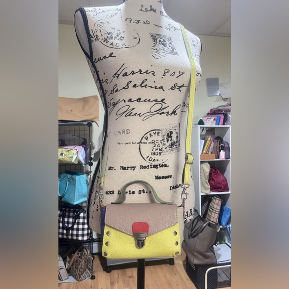 Colorblock Crossbody in 💯% Italian Leather - Picture 12 of 16